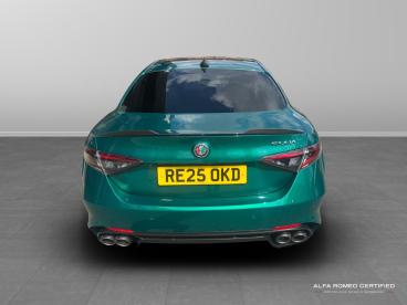 ALFA ROMEO CERTIFIED Alfa Romeo Giulia 2.9 V6 Bi-turbo Quadrifoglio Auto Euro 6 (s/s) 4dr Used Car - Saloon Petrol Green - Slough - 509131_5