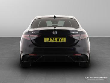 ALFA ROMEO CERTIFIED Alfa Romeo Giulia 2.0t Sprint Auto Euro 6 (s/s) 4dr Used Car - Saloon Petrol Black - Epsom - 509701_2
