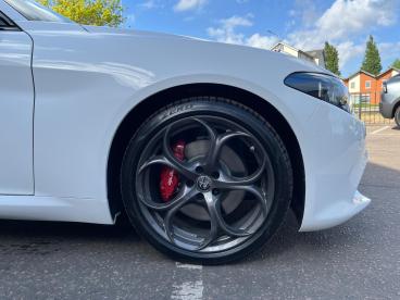 ALFA ROMEO CERTIFIED Alfa Romeo Giulia 2.0t Tributo Italiano Auto Euro 6 (s/s) 4dr Used Car - Saloon Petrol White - Colchester - 510174_4