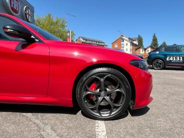 ALFA ROMEO CERTIFIED Alfa Romeo Giulia 2.0t Tributo Italiano Auto Euro 6 (s/s) 4dr Used Car - Saloon Petrol Red - Colchester - 514595_4