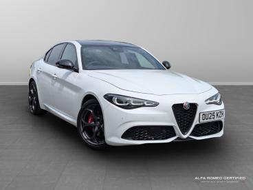 ALFA ROMEO CERTIFIED Alfa Romeo Giulia 2.0t Tributo Italiano Auto Euro 6 (s/s) 4dr Used Car - Saloon Petrol White - Kidlington - 522028_1