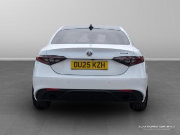 ALFA ROMEO CERTIFIED Alfa Romeo Giulia 2.0t Tributo Italiano Auto Euro 6 (s/s) 4dr Used Car - Saloon Petrol White - Kidlington - 522028_4