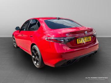 ALFA ROMEO CERTIFIED Alfa Romeo Giulia 2.0t Intensa Auto Euro 6 (s/s) 4dr Used Car - Saloon Petrol Red - Tunbridge Wells - 525206_4