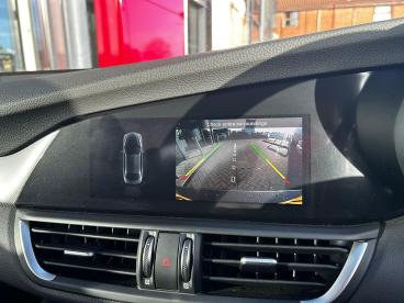 ALFA ROMEO CERTIFIED Alfa Romeo Giulia 2.0t Sprint Auto Euro 6 (s/s) 4dr Used Car - Saloon Petrol Grey - Slough - 528186_3