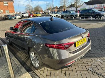 ALFA ROMEO CERTIFIED Alfa Romeo Giulia 2.0t Sprint Auto Euro 6 (s/s) 4dr Used Car - Saloon Petrol Grey - Slough - 528186_4