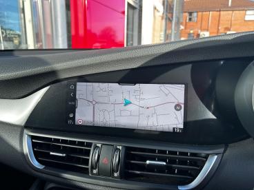 ALFA ROMEO CERTIFIED Alfa Romeo Giulia 2.0t Sprint Auto Euro 6 (s/s) 4dr Used Car - Saloon Petrol Grey - Slough - 528186_5