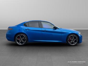 ALFA ROMEO CERTIFIED Alfa Romeo Giulia 2.0t Veloce Auto Euro 6 (s/s) 4dr Used Car - Saloon Petrol Blue - Colchester - 528190_2