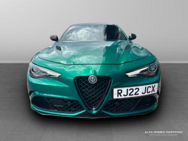 ALFA ROMEO CERTIFIED Alfa Romeo Giulia 2.9 V6 Bi-turbo Quadrifoglio Auto Euro 6 (s/s) 4dr Used Car - Saloon Petrol Green - Slough - 528744_2