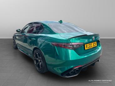 ALFA ROMEO CERTIFIED Alfa Romeo Giulia 2.9 V6 Bi-turbo Quadrifoglio Auto Euro 6 (s/s) 4dr Used Car - Saloon Petrol Green - Slough - 528744_4