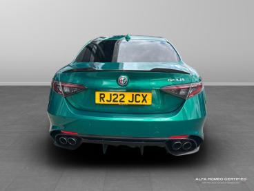 ALFA ROMEO CERTIFIED Alfa Romeo Giulia 2.9 V6 Bi-turbo Quadrifoglio Auto Euro 6 (s/s) 4dr Used Car - Saloon Petrol Green - Slough - 528744_5