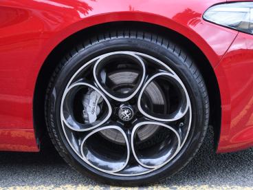 ALFA ROMEO CERTIFIED Alfa Romeo Giulia 2.0t Veloce Auto Euro 6 (s/s) 4dr Used Car - Saloon Petrol Red - Nuneaton - 531913_4