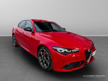 ALFA ROMEO CERTIFIED Alfa Romeo Giulia 2.0t Veloce Auto Euro 6 (s/s) 4dr Used Car - Saloon Petrol Red - Slough - 532050_1
