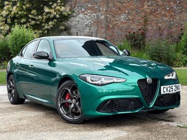 ALFA ROMEO CERTIFIED Alfa Romeo Giulia 2.0 Turbo Tributo Italiano 4dr Auto Used Car - Saloon Petrol Green - Swansea - 532683_1