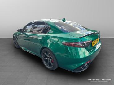 ALFA ROMEO CERTIFIED Alfa Romeo Giulia 2.9 V6 Bi-turbo Quadrifoglio Auto Euro 6 (s/s) 4dr Used Car - Saloon Petrol Green - Slough - 538685_4