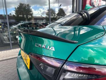 ALFA ROMEO CERTIFIED Alfa Romeo Giulia 2.9 V6 Bi-turbo Quadrifoglio Auto Euro 6 (s/s) 4dr Used Car - Saloon Petrol Green - Slough - 538685_5