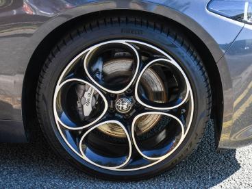 ALFA ROMEO CERTIFIED Alfa Romeo Giulia 2.0t Veloce Auto Euro 6 (s/s) 4dr Used Car - Saloon Petrol Grey - Nuneaton - 539577_4