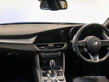 ALFA ROMEO CERTIFIED Alfa Romeo Giulia 2.0t Sprint Auto Euro 6 (s/s) 4dr Used Car - Saloon Petrol Blue - Chiswick - 539790_4