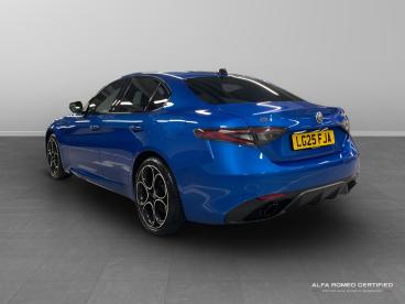 ALFA ROMEO CERTIFIED Alfa Romeo Giulia 2.0t Sprint Auto Euro 6 (s/s) 4dr Used Car - Saloon Petrol Blue - Chiswick - 539790_5