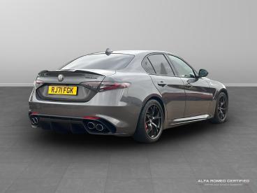 ALFA ROMEO CERTIFIED Alfa Romeo Giulia 2.9 V6 Bi-turbo Quadrifoglio Auto Euro 6 (s/s) 4dr Used Car - Saloon Petrol Grey - Slough - 545430_3