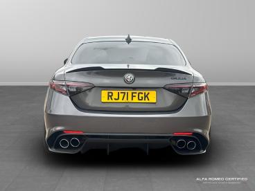 ALFA ROMEO CERTIFIED Alfa Romeo Giulia 2.9 V6 Bi-turbo Quadrifoglio Auto Euro 6 (s/s) 4dr Used Car - Saloon Petrol Grey - Slough - 545430_5