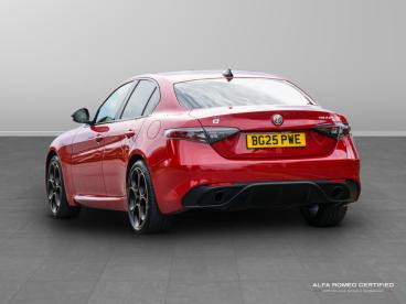 ALFA ROMEO CERTIFIED Alfa Romeo Giulia 2.0t Intensa Auto Euro 6 (s/s) 4dr Used Car - Saloon Petrol Red - Nuneaton - 548291_2