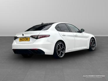 ALFA ROMEO CERTIFIED Alfa Romeo Giulia 2.0t Veloce Auto Euro 6 (s/s) 4dr Used Car - Saloon Petrol White - Slough - 551215_3