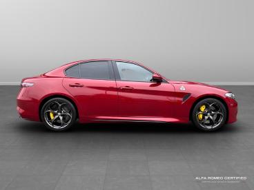 ALFA ROMEO CERTIFIED Alfa Romeo Giulia 2.9 V6 Bi-turbo Quadrifoglio Auto Euro 6 (s/s) 4dr Used Car - Saloon Petrol Red - Slough - 553960_2