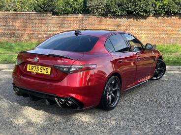 SPOTICAR Alfa Romeo Giulia 2.9 V6 Bi-turbo Quadrifoglio Auto Euro 6 (s/s) 4dr Used Car - Saloon Petrol Red - Hemel Hempstead - 800555827_2