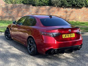 SPOTICAR Alfa Romeo Giulia 2.9 V6 Bi-turbo Quadrifoglio Auto Euro 6 (s/s) 4dr Used Car - Saloon Petrol Red - Hemel Hempstead - 800555827_4