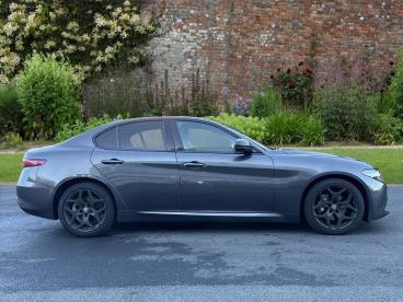 ALFA ROMEO CERTIFIED Alfa Romeo Giulia 2.0t Nero Edizione Auto Euro 6 (s/s) 4dr Used Car - Saloon Petrol Grey - Swansea - 556500_3
