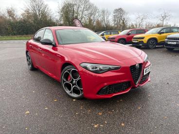 ALFA ROMEO CERTIFIED Alfa Romeo Giulia 2.0t Veloce Auto Euro 6 (s/s) 4dr Used Car - Saloon Petrol Red - Kidlington - 557353_1