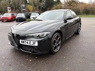ALFA ROMEO CERTIFIED Alfa Romeo Giulia 2.0t Veloce Auto Euro 6 (s/s) 4dr Used Car - Saloon Petrol Black - Kidlington - 557356_3