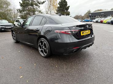 ALFA ROMEO CERTIFIED Alfa Romeo Giulia 2.0t Veloce Auto Euro 6 (s/s) 4dr Used Car - Saloon Petrol Black - Kidlington - 557356_4
