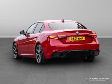 ALFA ROMEO CERTIFIED Alfa Romeo Giulia 2.0t Veloce Auto Euro 6 (s/s) 4dr Used Car - Saloon Petrol Red - Nuneaton - 557623_3