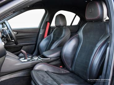 ALFA ROMEO CERTIFIED Alfa Romeo Giulia 2.9 V6 Bi-turbo Quadrifoglio Auto Euro 6 (s/s) 4dr Used Car - Saloon Petrol Black - Nuneaton - 558372_5