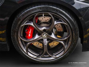 ALFA ROMEO CERTIFIED Alfa Romeo Giulia 2.9 V6 Bi-turbo Quadrifoglio Auto Euro 6 (s/s) 4dr Used Car - Saloon Petrol Black - Nuneaton - 559875_4