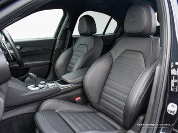 ALFA ROMEO CERTIFIED Alfa Romeo Giulia 2.9 V6 Bi-turbo Quadrifoglio Auto Euro 6 (s/s) 4dr Used Car - Saloon Petrol Black - Nuneaton - 559875_5