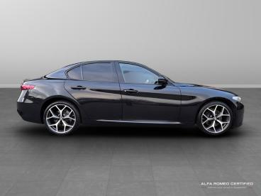 ALFA ROMEO CERTIFIED Alfa Romeo Giulia 2.0t Veloce Auto Euro 6 (s/s) 4dr Used Car - Saloon Petrol Black - Slough - 560783_2