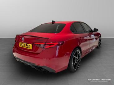 ALFA ROMEO CERTIFIED Alfa Romeo Giulia 2.0t Veloce Auto Euro 6 (s/s) 4dr Used Car - Saloon Petrol Red - Slough - 565223_3