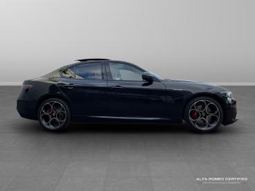 ALFA ROMEO CERTIFIED Alfa Romeo Giulia 2.0t Veloce Auto Euro 6 (s/s) 4dr Used Car - Saloon Petrol Black - Colchester - 566789_2