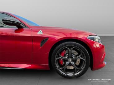 ALFA ROMEO CERTIFIED Alfa Romeo Giulia 2.9 V6 Bi-turbo Quadrifoglio Auto Euro 6 (s/s) 4dr Used Car - Saloon Petrol Red - Colchester - 566790_4