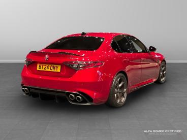 ALFA ROMEO CERTIFIED Alfa Romeo Giulia 2.9 V6 Bi-turbo Quadrifoglio Auto Euro 6 (s/s) 4dr Used Car - Saloon Petrol Red - Leicester - 567294_3