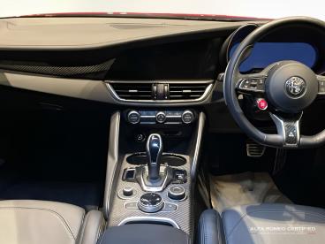 ALFA ROMEO CERTIFIED Alfa Romeo Giulia 2.9 V6 Bi-turbo Quadrifoglio Auto Euro 6 (s/s) 4dr Used Car - Saloon Petrol Red - Leicester - 567294_4