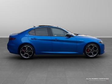 ALFA ROMEO CERTIFIED Alfa Romeo Giulia 2.0t Veloce Auto Euro 6 (s/s) 4dr Used Car - Saloon Petrol Blue - Leicester - 567387_2