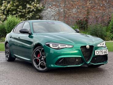 ALFA ROMEO CERTIFIED Alfa Romeo Giulia 2.0t Veloce Auto Euro 6 (s/s) 4dr Used Car - Saloon Petrol Green - Swansea - 568616_1