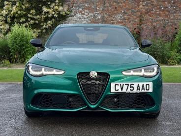ALFA ROMEO CERTIFIED Alfa Romeo Giulia 2.0t Veloce Auto Euro 6 (s/s) 4dr Used Car - Saloon Petrol Green - Swansea - 568616_2