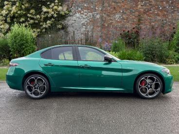 ALFA ROMEO CERTIFIED Alfa Romeo Giulia 2.0t Veloce Auto Euro 6 (s/s) 4dr Used Car - Saloon Petrol Green - Swansea - 568616_3