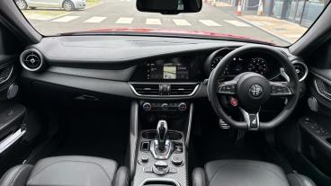 SPOTICAR Alfa Romeo Giulia 2.9 V6 Bi-turbo Quadrifoglio Auto Euro 6 (s/s) 4dr Used Car - Saloon Petrol Red - Bristol - 1200568659_5