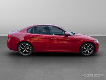 ALFA ROMEO CERTIFIED Alfa Romeo Giulia 2.0t Veloce Auto Euro 6 (s/s) 4dr Used Car - Saloon Petrol Red - Tunbridge Wells - 568951_2