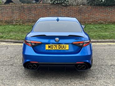 SPOTICAR Alfa Romeo Giulia 2.9 V6 Bi-turbo Quadrifoglio Auto Euro 6 (s/s) 4dr Used Car - Saloon Petrol Blue - Hemel Hempstead - 800570265_3
